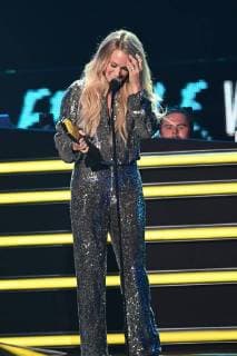 CMT Music Awards 2018. 06 June 2018 - Nashville, Tennessee - Carrie Underwood, Joel McHale. 2018 CMT Music Awards held at Bridgestone Arena. Photo Credit: Laura Farr AdMedia 227215 2018-06-06 TN Nashville Etats-Unis  Copyright: xLauraxFarr AdMediax STAR_227215_014