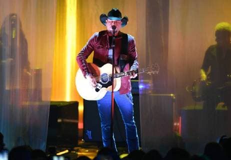 June 6, 2018 - Nashville, TN, U.S. - 06 June 2018 - Nashville, Tennessee - Jason Aldean. 2018 CMT Music Awards held at Bridgestone Arena. Photo Credit: Laura Farr AdMedia Nashville U.S. - ZUMAa123 20180606_zaa_a123_400 Copyright: xLauraxFarrAdmediax