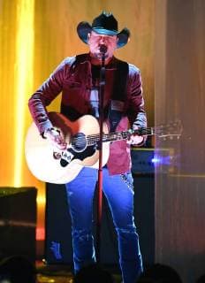 June 6, 2018 - Nashville, TN, U.S. - 06 June 2018 - Nashville, Tennessee - Jason Aldean. 2018 CMT Music Awards held at Bridgestone Arena. Photo Credit: Laura Farr AdMedia Nashville U.S. - ZUMAa123 20180606_zaa_a123_403 Copyright: xLauraxFarrAdmediax