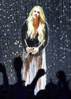 June 6, 2018 - Nashville, TN, U.S. - 06 June 2018 - Nashville, Tennessee - Carrie Underwood. 2018 CMT Music Awards held at Bridgestone Arena. Photo Credit: Laura Farr AdMedia Nashville U.S. - ZUMAa123 20180606_zaa_a123_420 Copyright: xLauraxFarrAdmediax