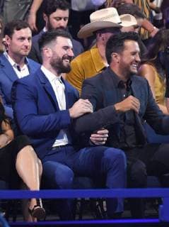 June 6, 2018 - Nashville, TN, U.S. - 06 June 2018 - Nashville, Tennessee - Sam Hunt, Luke Bryan. 2018 CMT Music Awards held at Bridgestone Arena. Photo Credit: Laura Farr AdMedia Nashville U.S. - ZUMAa123 20180606_zaa_a123_421 Copyright: xLauraxFarrAdmediax
