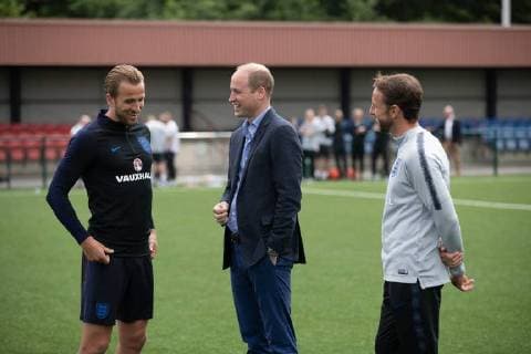 . 07 06 2018. Leeds, United Kingdom.The Duke of Cambridge meets the England manager Gareth Southgate and Captain Harry Kane at the England Football squad at the West Riding County Football Association in Leeds , United Kingdom, as they prepare for the World Cup in Russia.  xPoolx xi-Imagesx IIM-17925-0028