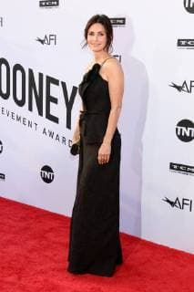 LOS ANGELES - JUN 7: Courteney Cox at the American Film Institute Lifetime Achievement Award to George Clooney at the Dolby Theater on June 7, 2018 in Los Angeles, CA  Copyright: xKathyxHutchinsx xIPAx xHutchinsxPhotox