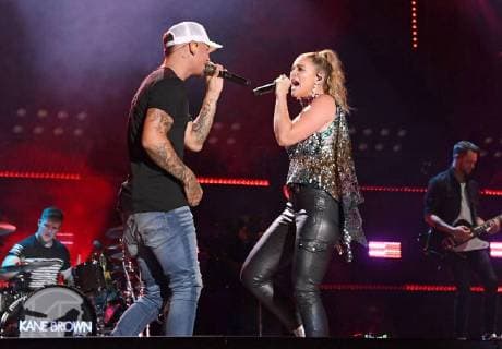 June 7, 2018 - Nashville, Tennessee, U.S. - 07 June 2018 - Nashville, Tennessee - Lauren Alaina, Kane Brown. 2018 CMA Music Festival Nightly Concert held at Nissan Stadium. Photo Credit: AdMedia Nashville U.S. - ZUMAa123 20180607_zaa_a123_446 Copyright: xLauraxFarrx