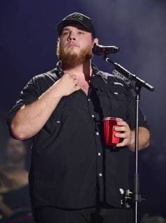 June 8, 2018 - Nashville, Tennessee, U.S. - 08 June 2018 - Nashville, Tennessee - Luke Combs. 2018 CMA Fest Nightly Concert held at Nissan Stadium. Photo Credit: AdMedia Nashville U.S. - ZUMAa123 20180608_zaa_a123_463 Copyright: xLauraxFarrx
