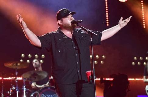 June 8, 2018 - Nashville, Tennessee, U.S. - 08 June 2018 - Nashville, Tennessee - Luke Combs. 2018 CMA Fest Nightly Concert held at Nissan Stadium. Photo Credit: AdMedia Nashville U.S. - ZUMAa123 20180608_zaa_a123_481 Copyright: xLauraxFarrx