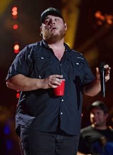 June 8, 2018 - Nashville, Tennessee, U.S. - 08 June 2018 - Nashville, Tennessee - Luke Combs. 2018 CMA Fest Nightly Concert held at Nissan Stadium. Photo Credit: AdMedia Nashville U.S. - ZUMAa123 20180608_zaa_a123_516 Copyright: xLauraxFarrx