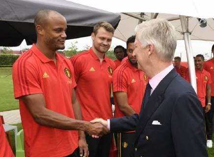 Belgium s Vincent Kompany and King Philippe - Filip of Belgium pictured during a visit of the King to a training session of the Belgian national soccer team Red Devils, Saturday 09 June 2018, in Tubize. The Red Devils started their preparations for the upcoming FIFA World Cup 2018 in Russia.  POOLxPHILIPPExCROCHET 05361516