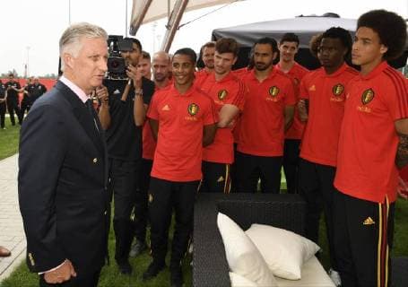 King Philippe - Filip of Belgium pictured during a visit of the King to a training session of the Belgian national soccer team Red Devils, Saturday 09 June 2018, in Tubize. The Red Devils started their preparations for the upcoming FIFA World Cup 2018 in Russia.  POOLxPHILIPPExCROCHET 05361511