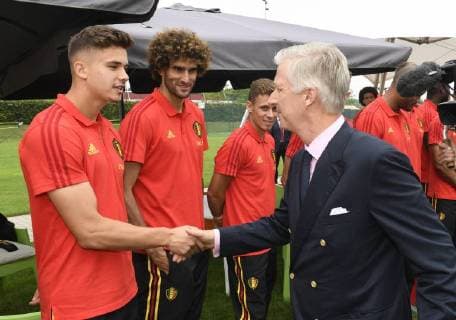 Belgium s Leander Dendoncker, Belgium s Marouane Fellaini and King Philippe - Filip of Belgium pictured during a visit of the King to a training session of the Belgian national soccer team Red Devils, Saturday 09 June 2018, in Tubize. The Red Devils started their preparations for the upcoming FIFA World Cup 2018 in Russia.  POOLxPHILIPPExCROCHET 05361524