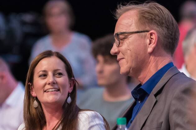 v li Janine Wissler Member of the MdL Parliamentary Group Leader Dietmar Bartsch MdB Chairman of the Left Party in the German Bundestag Politics News Party Conference The Left in Leipzig xprx