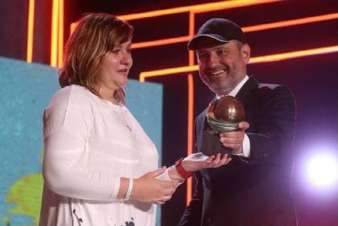SOCHI, RUSSIA - JUNE 10, 2018: Director Natalia Meshchaninova (L), the winner of the Kinotavr Main Prize for the film Core of the World, and main competition jury chairman, director Alexei Popogrebsky at the closing ceremony of the 29th Kinotavr Film Festival. Vyacheslav Prokofyev TASS  TS0836E7