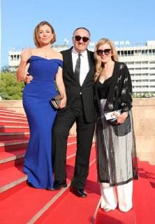 SOCHI, RUSSIA - JUNE 10, 2018: Kinotavr Festival President, film producer Alexander Rodnyansky (C) with his wife Valeria Miroshnichenko (L) at the closing ceremony of the 29th Kinotavr Film Festival. Vyacheslav Prokofyev TASS  TS08370E