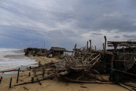 General view of the damage left by Hurricane Bud on the shores of the port of Acapulco, Mexico, 11 June 2018. Hurricane Bud remains in category 3 with winds of 195 kilometers and gusts of 240 kilometers per hour that keeps under surveillance the coasts of several Mexican states of the Pacific, reported today the National Meteorological Service (SMN). Hurricane Bud remains in category 3 and affects Mexican coasts !ACHTUNG: NUR REDAKTIONELLE NUTZUNG!  Copyright: xDavidxGuzmanx MEX63 20180612-636643744709312591