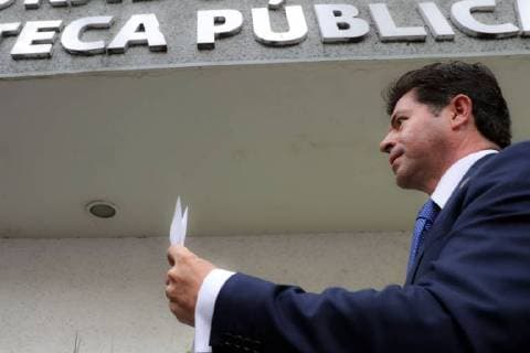 June 12, 2018 - EUM20180612POL02.JPG.CIUDAD DE MEXICO Politics Politica-PAN.- 12 de junio de 2018. El vocero de la bancada del PAN en la Camara de Diputados, Jorge Lopez Martin, acude a la Oficialia de Partes de la PGR para presentar una denuncia contra Andres Manuel Lopez Obrador, candidato presidencial de la alianza Juntos Haremos Historia, por presunto financiamiento ilicito y a Jose Antonio Meade Kuribrena, aspirante presidencial de la coalicion Todos por Mexico, por encubrimiento en los casos Odebrecht y el desvio de recursos a empresas fantasma. Foto: Agencia EL UNIVERSAL Juan Carlos Reyes Garcia EVZ  - ZUMAu78_ 20180612_zaf_u78_562 Copyright: xJuancarlosreyesgx