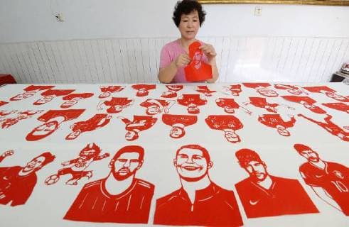Paper-cutting of football stars mark World Cup 2018 The folk artist Feng Shiping makes paper-cutting works of football stars including Lionel Messi, Neymar da Silva Santos Junior, Thomas Muller, Luis Suarez and Cristiano Ronaldo in Handan, north China s Hebei Province, marking the upcoming World Cup 2018. CHINA OUT Handan Handan China  HaoxQunying