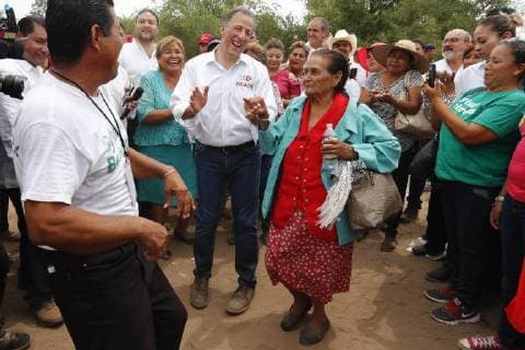 June 14, 2018 - EUM20180614POL10.JPG.ETCHOJOA, Son.- Election Elecciones-Meade.- 14 de junio 2018.- El candidato presidencial de la coalicion Todos Por Mexico, Jose Antonio Meade, convive con simpatizantes en la Unidad Deportiva, ubicadoa en el Cauce Seco del Rio Mayo, en el marco de su campana por el estado de Sonora. Foto: Agencia EL UNIVERSAL Yadin Xolalpa RCC.  - ZUMAu78_ 20180614_zaf_u78_565 Copyright: xYadinxXolalpaxElxUniversalx