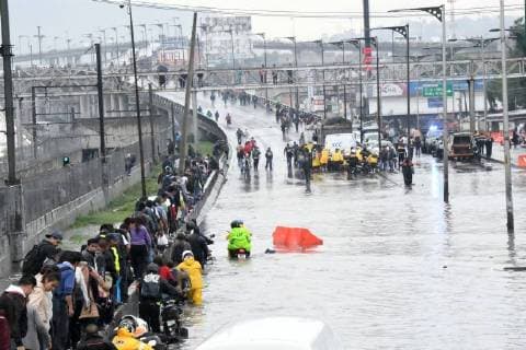June 14, 2018 - EUM20180614ACT01.JPG.CIUDAD DE MEXICO.- RainsLluvias-CDMX.- 14 de junio 2018. Por segundo dia consecutivo se registraron fuertes lluvias en la Ciudad de Mexico, ahora provocando afectaciones en el oriente, lo que causo la suspension del servicio de algunas estaciones de la Linea A del Sistema de Transporte Colectivo (STC) Metro. Foto: Agencia EL UNIVERSALAlan RodriguezRCC.  - ZUMAu78_ 20180614_zaf_u78_622 Copyright: xElxUniversalx