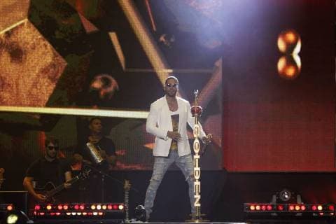 US singer Romeo Santos performs during a concert at the Foro Sol of Mexico City, Mexico, 16 June 2018, as part of his Golden Tour. Romeo Santos takes his Golden Tour to Mexico City !ACHTUNG: NUR REDAKTIONELLE NUTZUNG!  Copyright: xSashenkaxGutierrezx CMX01 20180617-636648080100521525