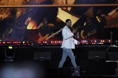 US singer Romeo Santos performs during a concert at the Foro Sol of Mexico City, Mexico, 16 June 2018, as part of his Golden Tour. Romeo Santos takes his Golden Tour to Mexico City !ACHTUNG: NUR REDAKTIONELLE NUTZUNG!  Copyright: xSashenkaxGutierrezx CMX01 20180617-636648080109115345