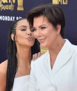 Entertainment Themen der Woche KW24 Kim Kardashian (L) and Kris Jenner attend the MTV Movie & TV Awards at the Barker Hangar in Santa Monica, California on June 16, 2018. It will be the 27th edition of the awards, and the second to jointly honor movies and television. The show will tape on Saturday, June 16th and air on Monday, June 18th.  LAP20180616137 JIMxRUYMEN