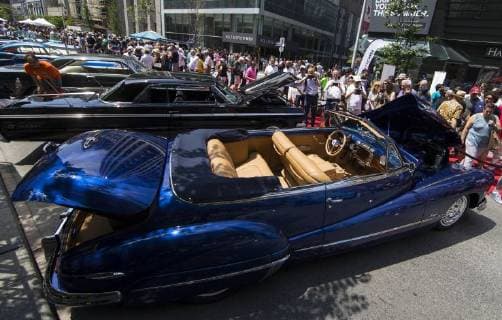(180618) -- TORONTO, June 18, 2018 -- People visit the 2018 Yorkville Exotic Car Show on Bloor Street in Toronto, Canada, June 17, 2018. With over 110 classic and exotic cars, this annual event kicked off on Sunday. )(gj) CANADA-TORONTO-EXOTIC CAR SHOW ZouxZheng 