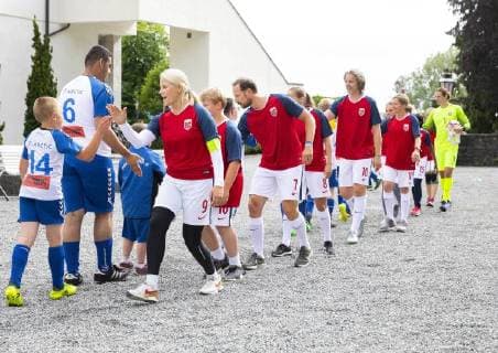 18-06-2018 Norway Prince Haakon and Princess Mette Marit and Princess Ingrid Alexandra and Prince Sverre Magnus during the friendship football match between Team Skaugum and Nordstrand Allsport at Skaugum Stadium.  Copyright: xPPEx