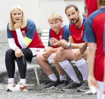 18-06-2018 Norway Prince Haakon and Princess Mette Marit and Princess Ingrid Alexandra and Prince Sverre Magnus during the friendship football match between Team Skaugum and Nordstrand Allsport at Skaugum Stadium.  Copyright: xPPEx