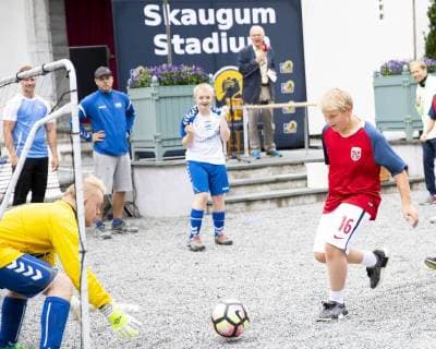 18-06-2018 Norway Prince Haakon and Princess Mette Marit and Princess Ingrid Alexandra and Prince Sverre Magnus during the friendship football match between Team Skaugum and Nordstrand Allsport at Skaugum Stadium.  Copyright: xPPEx