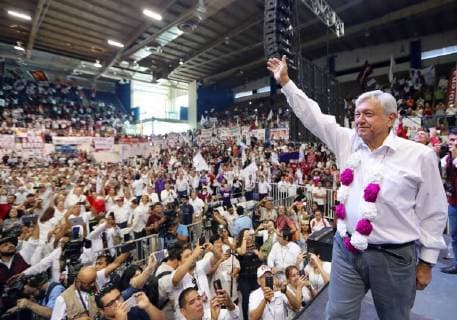 June 18, 2018 - EUM20180618POL08.JPG.MEXICALI, B.C.- Election Elecciones-AMLO.- 18 de junio de 2018.- El candidato de la coalicion Juntos Haremos Historia, Andres Manuel Lopez Obrador, durante un acto de campana ante simpatizantes, en el marco de su cierre de campana regional en esta ciudad. Foto: Agencia EL UNIVERSAL RCC.  - ZUMAu78_ 20180618_zaf_u78_543 Copyright: xValentexRosasx