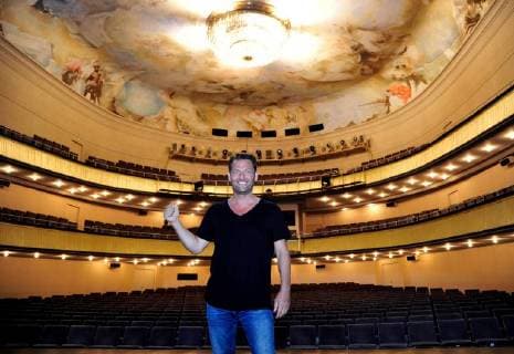 The music video shoot of singer Detlef Malinkewitz on Monday 18 06 2018 at the Staatstheater in Saarbrücken In the picture singer Detlef Malinkewitz on the stage of the Staatstheater bub