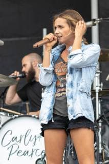 June 19, 2018 - Oshkosh, Wisconsin, U.S - Country singer CARLY PEARCE during Country USA Music Festival at Ford Festival Park in Oshkosh, Wisconsin Oshkosh U.S. - ZUMAs135 20180619_zap_s135_507 Copyright: xDanielxDeSloverx