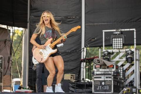 June 20, 2018 - Oshkosh, Wisconsin, U.S - Musician LINDSAY ELL during Country USA Music Festival at Ford Festival Park in Oshkosh, Wisconsin Oshkosh U.S. - ZUMAs135 20180620_zap_s135_501 Copyright: xDanielxDeSloverx