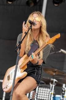 June 20, 2018 - Oshkosh, Wisconsin, U.S - Musician LINDSAY ELL during Country USA Music Festival at Ford Festival Park in Oshkosh, Wisconsin Oshkosh U.S. - ZUMAs135 20180620_zap_s135_504 Copyright: xDanielxDeSloverx