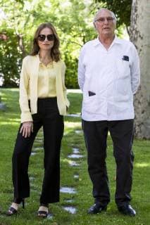 Isabelle Huppert und Carlos Saura beim Fototermin zur Verleihung des Prix Dialogo 2018 in der französichen Botschaft. Madrid, 19.06.2018 Isabelle Huppert, Carlos Saura *** Isabelle Huppert and Carlos Saura at the photo session for the presentation of the Prix Dialogo 2018 at the French Embassy in Madrid 19 06 2018 Isabelle Huppert Carlos Saura  Foto:xDyDxFotografosx xFuturexImage