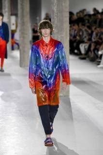 (180621) -- PARIS, June 21, 2018 -- A model presents a creation of Dries Van Noten during the men s fashion week for 2019 Spring Summer Men s Collection in Paris, France, on June 21, 2018. ) FRANCE-PARIS-MEN S FASHION WEEK-DRIES VAN NOTEN PieroxBiasion 