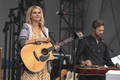 June 22, 2018 - Chicago, Illinois, U.S - JENNIFER WAYNE of Runaway June during Country LakeShake Music Festival at Huntington Bank Pavilion at Northerly Island in Chicago, Illinois Chicago U.S. - ZUMAs135 20180622_zap_s135_502 Copyright: xDanielxDeSloverx