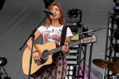 June 22, 2018 - Chicago, Illinois, U.S - NAOMI COOKE of Runaway June during Country LakeShake Music Festival at Huntington Bank Pavilion at Northerly Island in Chicago, Illinois Chicago U.S. - ZUMAs135 20180622_zap_s135_504 Copyright: xDanielxDeSloverx