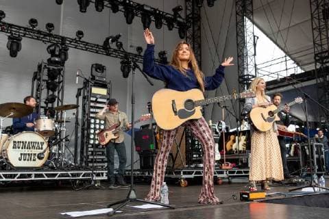 June 22, 2018 - Chicago, Illinois, U.S - NAOMI COOKE and JENNIFER WAYNE of Runaway June during Country LakeShake Music Festival at Huntington Bank Pavilion at Northerly Island in Chicago, Illinois Chicago U.S. - ZUMAs135 20180622_zap_s135_531 Copyright: xDanielxDeSloverx