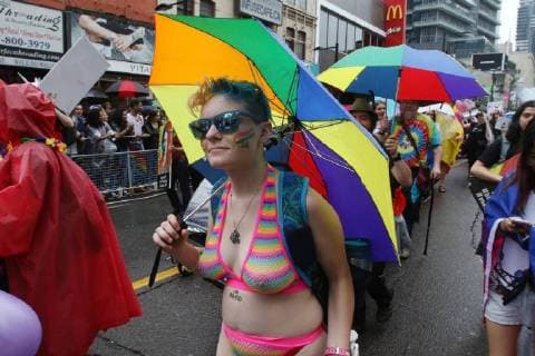 Kanada: Toronto Pride Parade Participants parade during the Toronto Gay Pride 2018, in Toronto, Canada, 24 June 2018. The city celebrated the 38th edition of the annual event celebrating diversity and unity with the attendance of thousands of people. EPA Osvaldo Ponce Toronto Gay Pride 2018 !ACHTUNG: NUR REDAKTIONELLE NUTZUNG!  Copyright: xOsvaldoxPoncex TOR10 20180625-636654855330795669