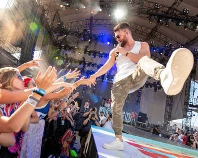 June 24, 2018 - Chicago, Illinois, U.S - DYLAN SCOTT during Country LakeShake Music Festival at Huntington Bank Pavilion at Northerly Island in Chicago, Illinois Chicago U.S. - ZUMAs135 20180624_zap_s135_543 Copyright: xDanielxDeSloverx