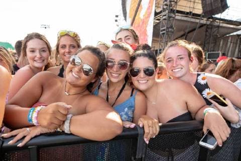 June 24, 2018 - Chicago, Illinois, U.S - Attendees during Country LakeShake Music Festival at Huntington Bank Pavilion at Northerly Island in Chicago, Illinois Chicago U.S. - ZUMAs135 20180624_zap_s135_559 Copyright: xDanielxDeSloverx