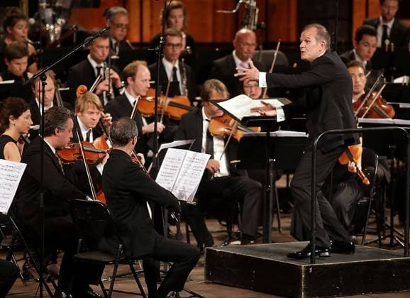 French orchestra conductor Francois-Xavier Roth conducts French Les Siecles Orchestra at Charles V Palace as part of 67th International Music and Dance Festival in Granada, southern Spain, 24 June 2018 (issued on 25 June 2018). EFE Pepe Torres. International Music and Dance Festival in Granada !ACHTUNG: NUR REDAKTIONELLE NUTZUNG!  Copyright: xPEPExTORRESx GRAF6925 20180625-636655139452649080