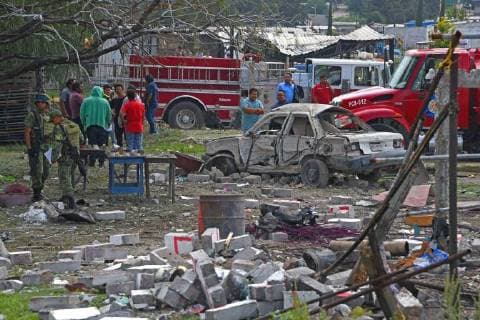 June 25 2018 EUM20180625NAC13 JPG TULTEPEC Mex Explosion Edomex June 25, 2018 The chain explosion recorded on Monday afternoon in the area of u200b u200bLa Saucera pyrotechnics workshops in this municipality of the State of Mexico left a dead person and several injured to the place came the bodies of emergency Photo Agency EL UNIVERSALArmando MartinezRCC  - ZUMAu78_ 20180625_zaf_u78_567 Copyright: xElxUniversalx
