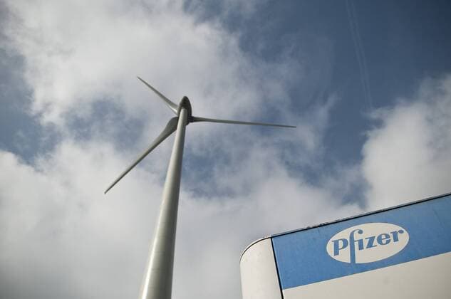 - PUURS, BELGIUM: Illustration shows a wind turbine near Pfizer plant along the national road N16, Tuesday 27 September 2011, in Puurs. Pfizer, Peleman and Unibind provide their own electricity with wind turbines. DRIESxLUYTEN  x29618526x