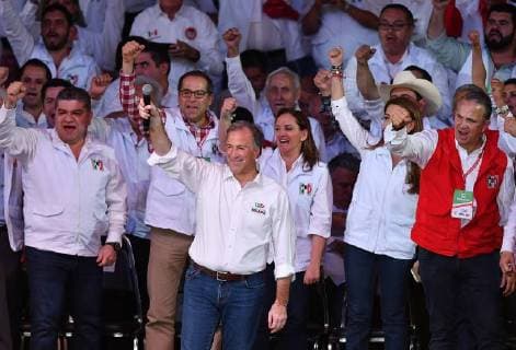 The candidate for the Presidency of Mexico, the official Jose Antonio Meade (C), participates in his last act of campaign with supporters of Coahuila, in Saltillo, Mexico, 27 June 2018. Next 01 July, 89 million Mexicans are called to the polls to elect the president, congressmen, senators, eight governors, the head of government of Mexico City and more than 3,400 positions, in the largest elections in the history of the country. Candidates close campaigns with promise not to disappoint Mexicans !ACHTUNG: NUR REDAKTIONELLE NUTZUNG! Copyright: xMiguelxSierrax ST01 20180628-636657540543336426