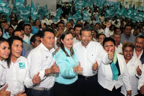 Mexiko, Martha Erika Alonso und Rafael Moreno Valle sterben bei Helikopter-Absturz June 27, 2018 - EUM20180627POL25.JPG.PUEBLA, Pue.- Election Elecciones-Puebla.- 27 de junio 2018.- La candidata a la gubernatura de la coalicion Por Puebla al Frente, Martha Erika Alonso, asistio este miercoles al cierre de campana de los candidatos del partido Nueva Alianza. Foto: Agencia EL UNIVERSAL RCC.  - ZUMAu78_ 20180627_zaf_u78_640 Copyright: xOmarcontrerasx