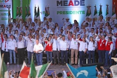 June 27, 2018 - EUM20180627POL31.JPG.SALTILLO, Coah., Election Elecciones-Meade.- El candidato presidencial de la coalicion Todos por Mexico, Jose Antonio Meade, en su cierre de campana en el Parque de las Maravillas de esta ciudad, el miercoles 27 de junio de 2018. En el evento lo acompanaron su esposa Juana Cuevas, secretarios y colaboradores. Foto: Agencia EL UNIVERSAL RCC.  - ZUMAu78_ 20180627_zaf_u78_646 Copyright: xBerenicexFregosox