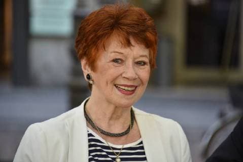 Die Schauspielerin Lotti Krekel posiert am 28.06.2018 in Köln bei einem Pressetermin mit der alten und neuen Darsteller des Bühnenstück Pension Schöller das ab 14.09.2018 nach 50 Jahren im Volkstheater am Rudolfplatz (ehemals Millowitsch - Theater) aufgeführt wird. *** The actress Lotti Krekel posing on 28 06 2018 in Cologne at a press appointment with the old and new performers of the stage piece Pension Schöller from 14 09 2018 after 50 years in the Volkstheater am Rudolfplatz formerly Millowitsch Theater is performed