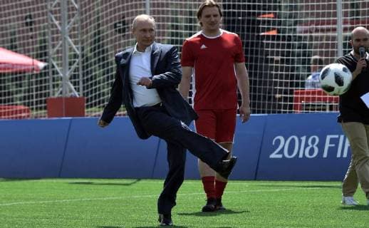June 28, 2018. - Russia, Moscow. - Russian President Vladimir Putin visits the themed 2018 FIFA World Cup Football Park on Red Square. KremlinxPool 